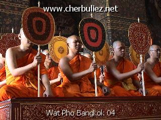 légende: Wat Pho Bangkok 04
qualityCode=raw
sizeCode=half

Données de l'image originale:
Taille originale: 186499 bytes
Temps d'exposition: 1/50 s
Diaph: f/180/100
Heure de prise de vue: 2002:10:25 13:37:24
Flash: non
Focale: 62/10 mm
